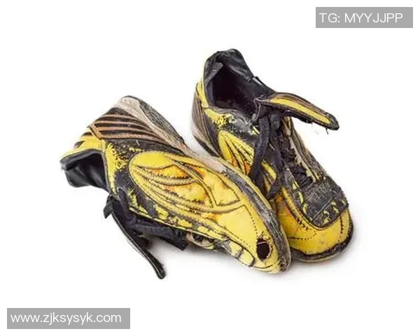 足球明星洗鞋事件背后的故事与影响揭秘 足球明星洗鞋事件背后的故事与影响揭秘